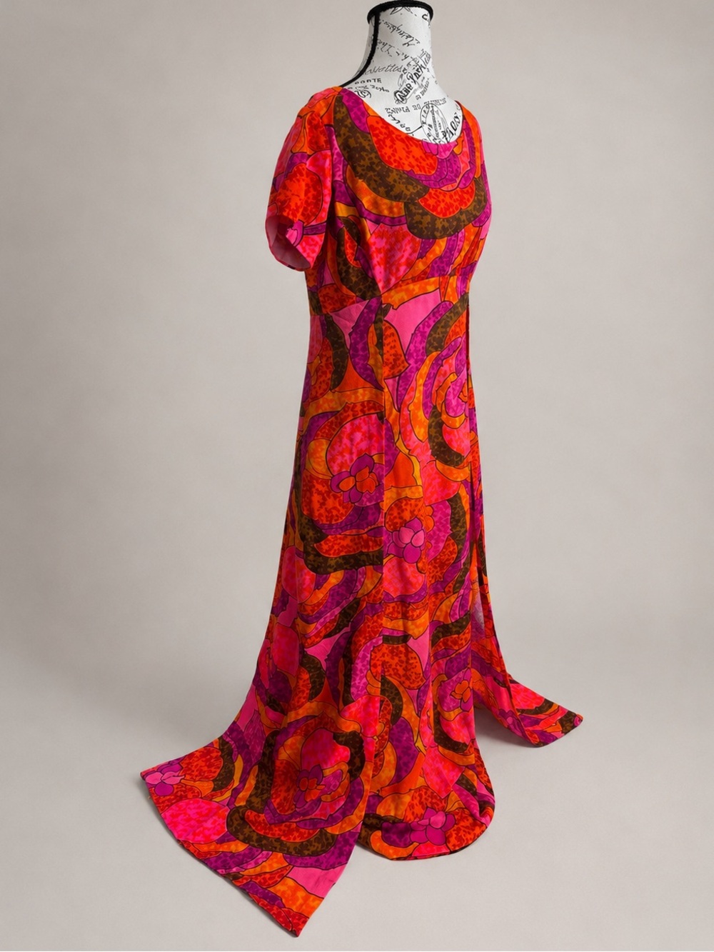 Vintage 60s 70s Waltah Clarke’s Hawaiian Maxi Dress Psychedelic Floral Train